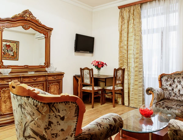 Apartment - Pavstos Buzand street