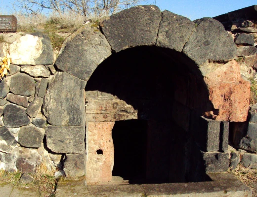 Աղձք դամբարան