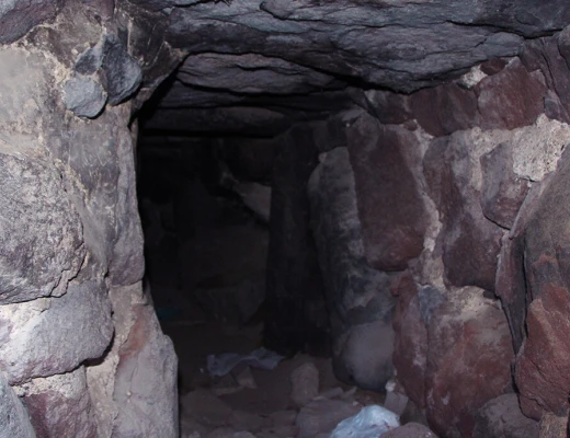 Աղձք դամբարան