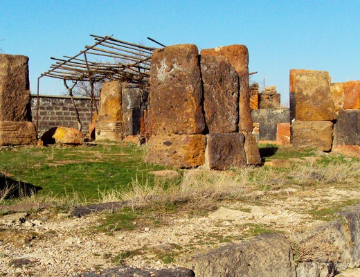 Աղձք դամբարան