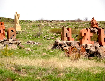 Monumento all'alfabeto armeno