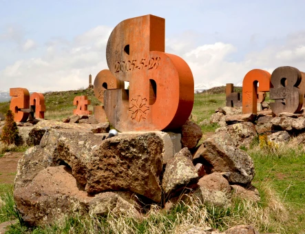 Monumento all'alfabeto armeno