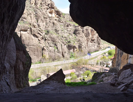 Արենի-1 (Թռչունների քարանձավ)