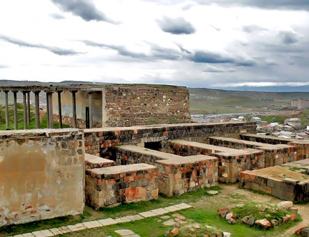 Museo y fortaleza de Erebuni