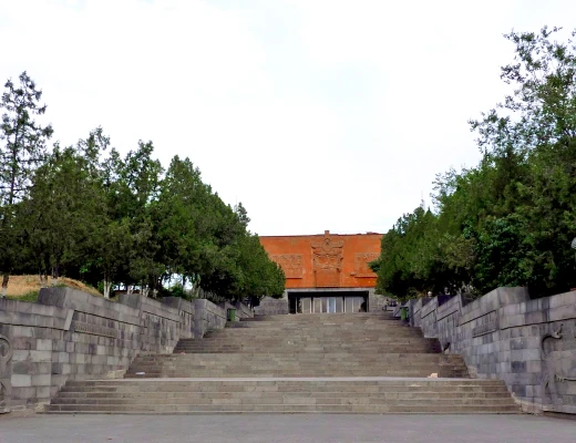Museo y fortaleza de Erebuni