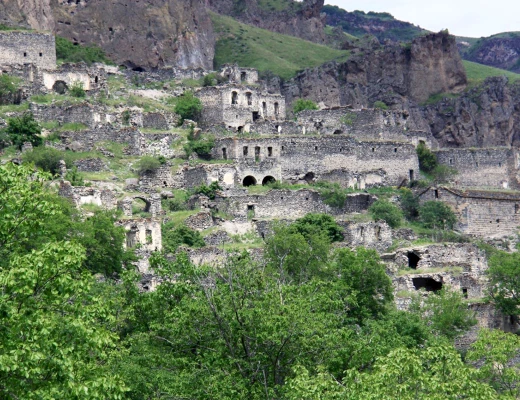 Khndzoresk Caves