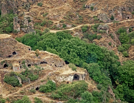 Khndzoresk Caves