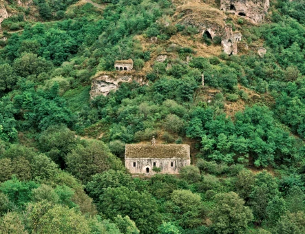 Khndzoresk Caves