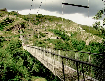 Khndzoresk Caves