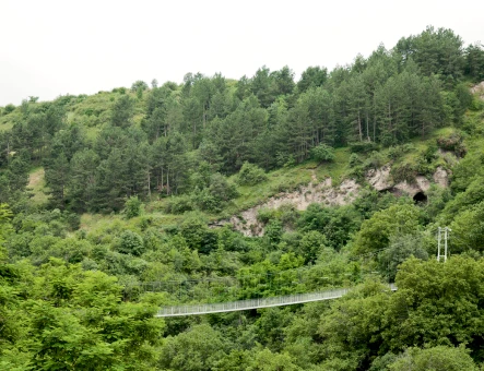 Khndzoresk Caves