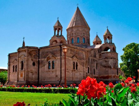 Madre Catedral de Santa Echmiadzín