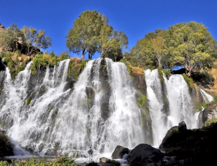 Shaki Waterfall
