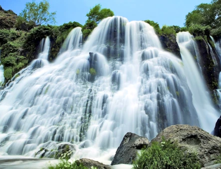 Shaki Waterfall