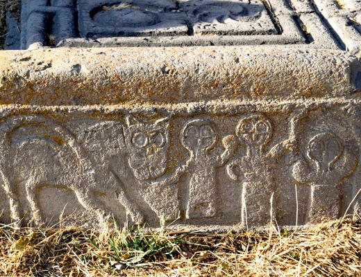 Աղիտուի հուշակոթող