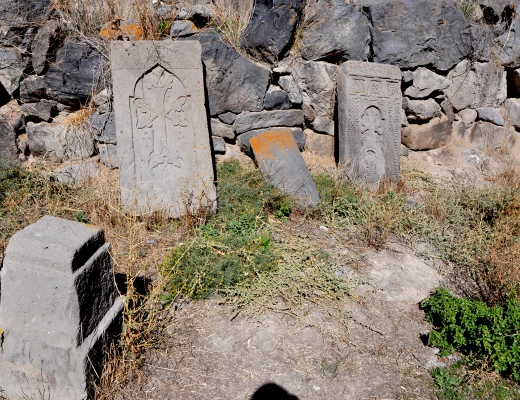 Աղիտուի հուշակոթող