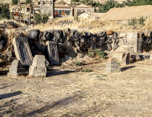 Աղիտուի հուշակոթող