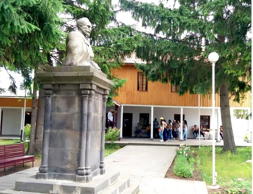 Casa-museo de Tumanyan en Dsegh