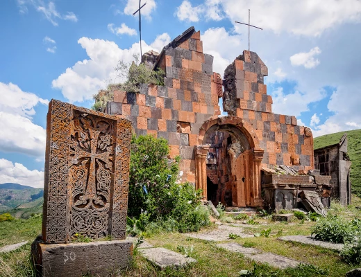 Havuts Tar Monastery