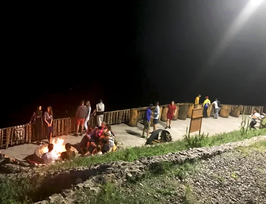 Complejo del castillo rupestre de Zarni-Parni