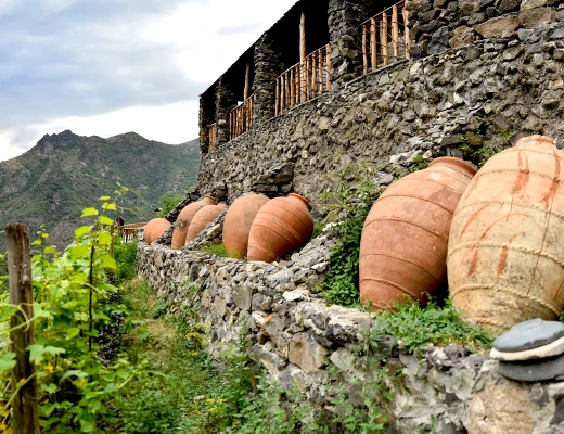 Complejo del castillo rupestre de Zarni-Parni