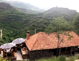 Castello rupestre di Zarni-Parni