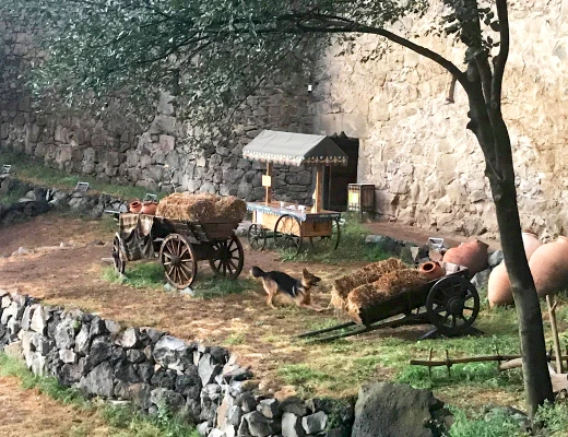 Complejo del castillo rupestre de Zarni-Parni