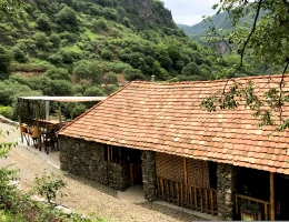 Castello rupestre di Zarni-Parni