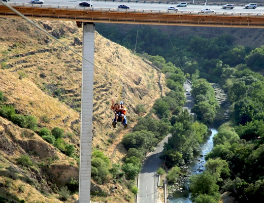 Ереван Зиплайн Эйрлайнс