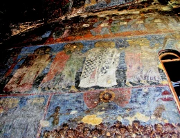 Вардзия (скальный монастырь и пещерный город)