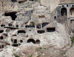 Вардзия (скальный монастырь и пещерный город)