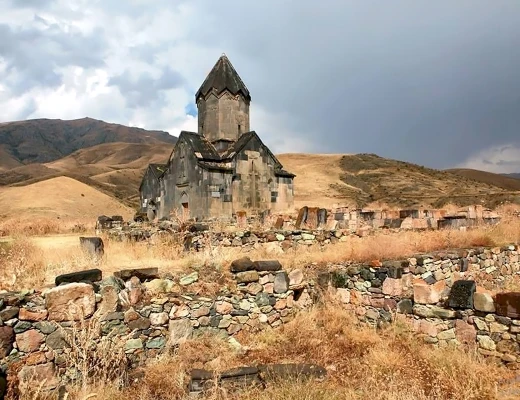 Թանահատի վանք (Գլաձոր)