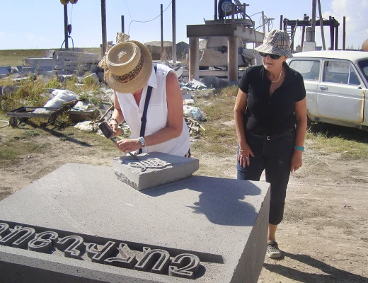 Atelier de sculpture sur khatchkar à Noratous