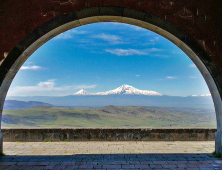 L'arco di Charents