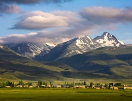 Climbing the Southern Peak of Mount Aragats