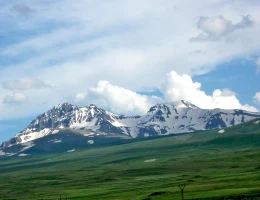 Climbing the Southern Peak of Mount Aragats
