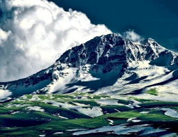 Climbing the Southern Peak of Mount Aragats