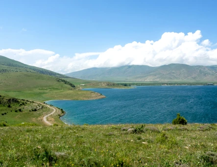 Climbing Mount Artanish