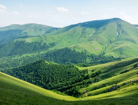 Восхождение на Цахкуняцский хребет
