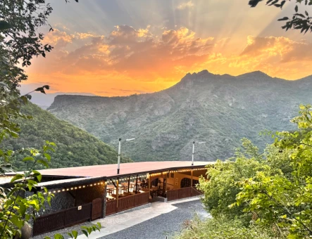 Castello rupestre di Zarni-Parni