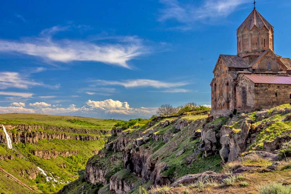 Hovhannavank Monastery Top monasteries and temples of Armenia – a guidebook from experienced guides: Hovhannavank Monastery