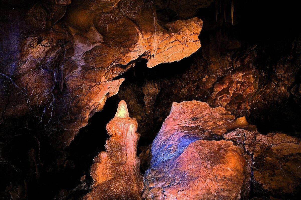 Mozrov Cave Caves in Armenia: the most unusual and mysterious ones: Mozrov Cave