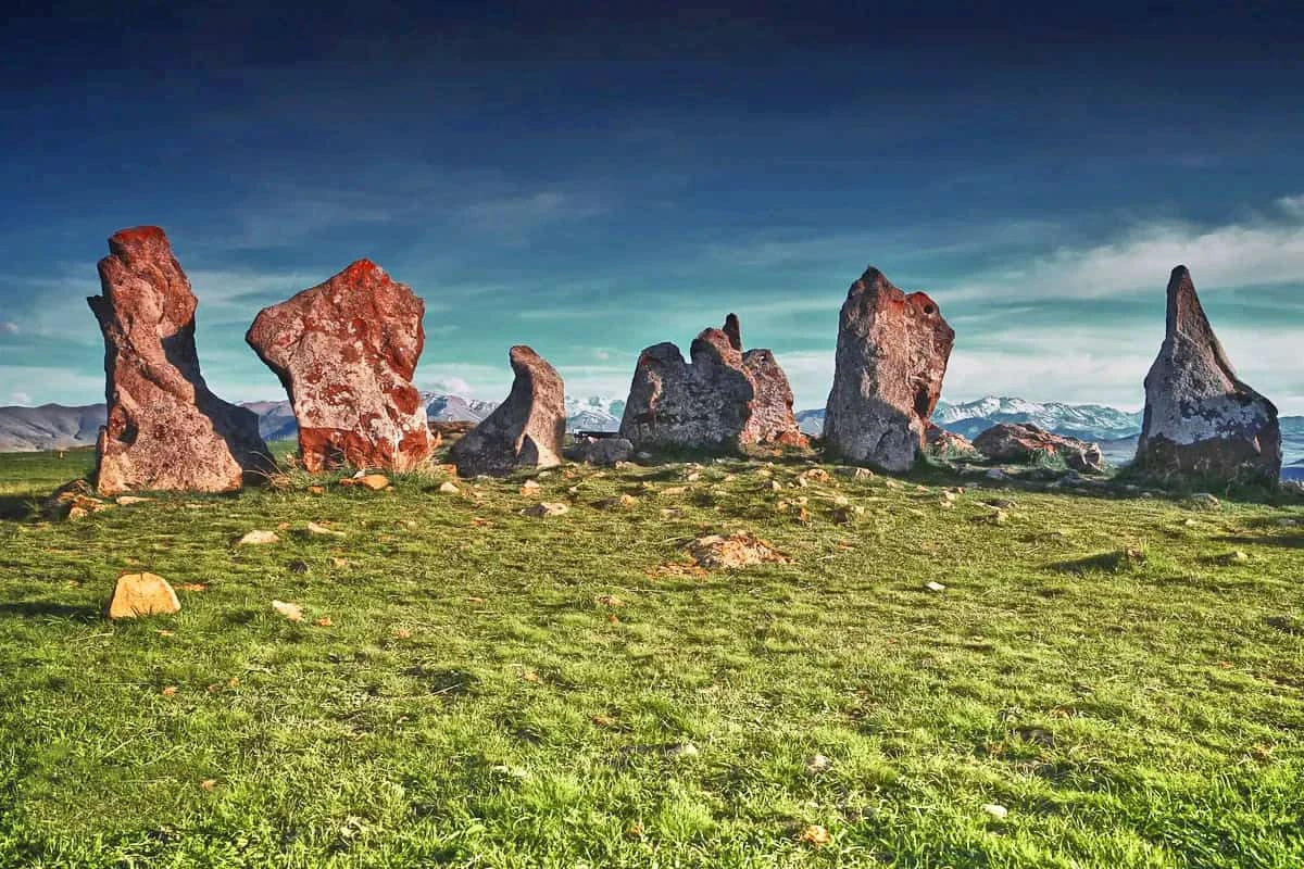 Zorats Karer The main attractions of Armenia – photos and descriptions: Zorats Karer