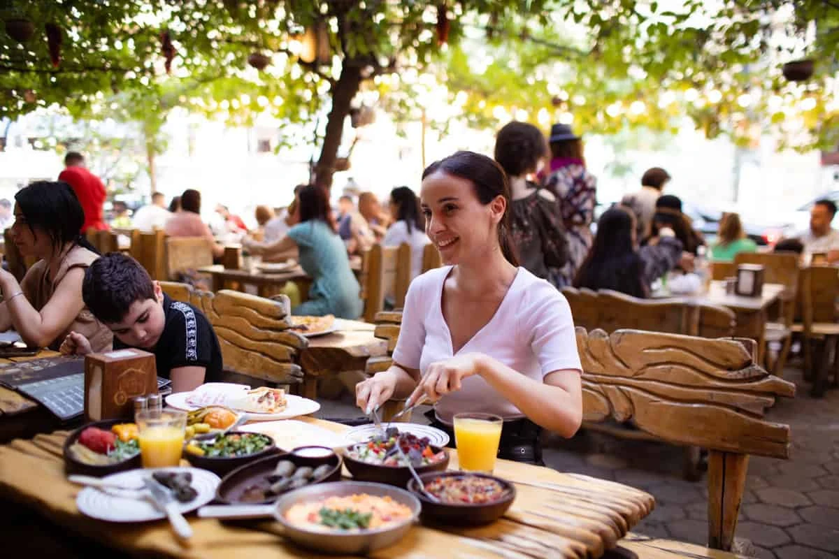 Toon Lahmajo – Address: 23, Teryan str. Where to eat tasty and inexpensive food in Yerevan?: Toon Lahmajo – Address: 23, Teryan str.