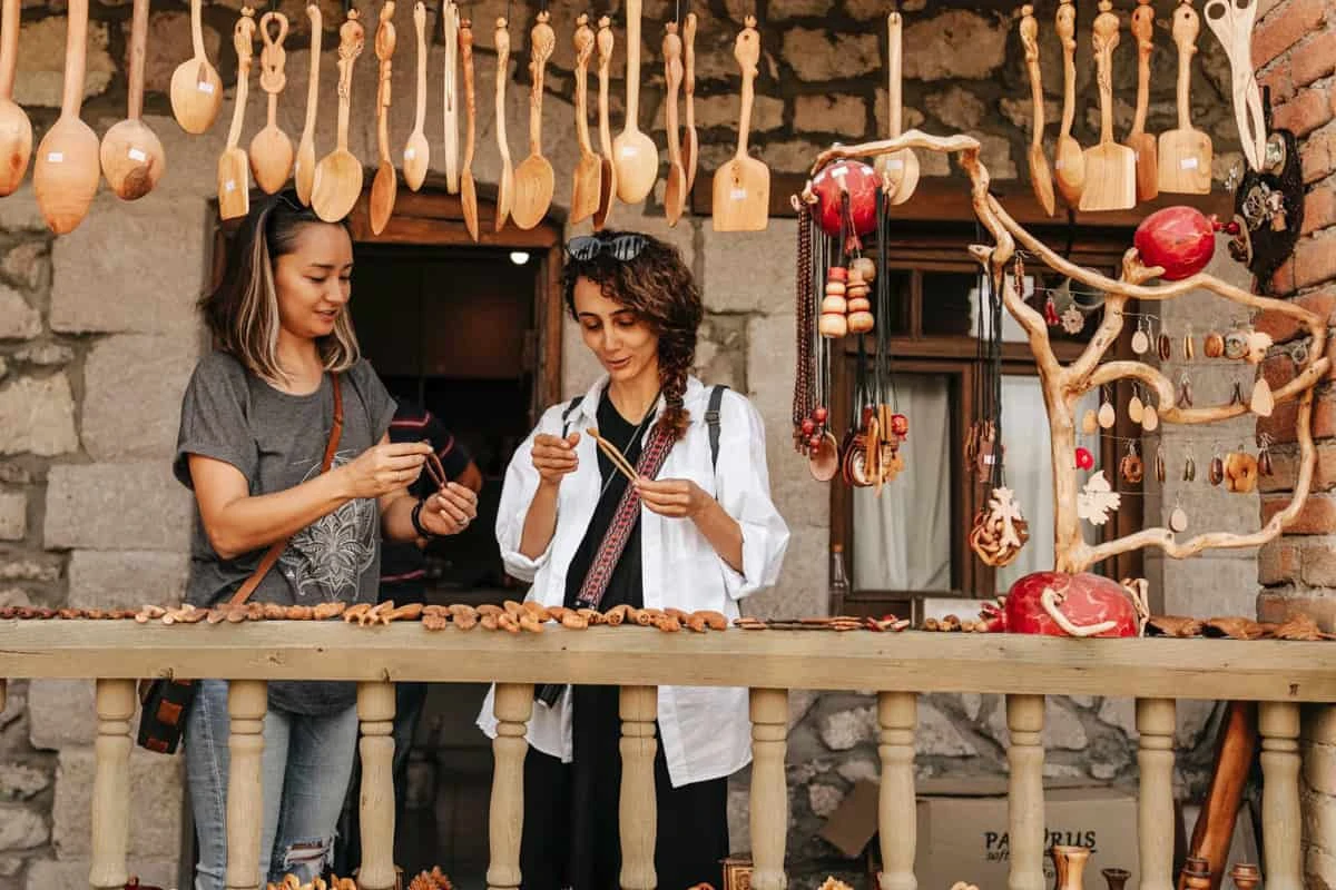 Souvenir in legno: creazioni armene uniche Selezione di regali e souvenir dall'Armenia: Souvenir in legno: creazioni armene uniche