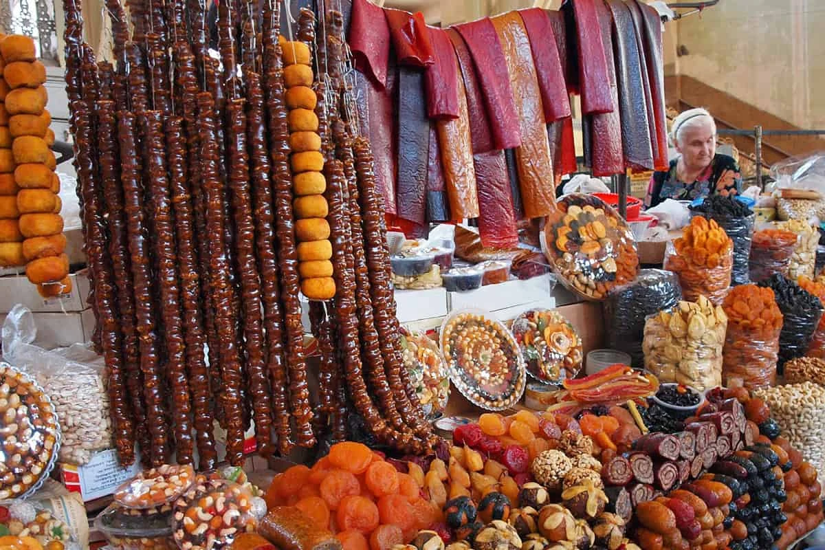 Frutta secca e noci Selezione di regali e souvenir dall'Armenia: Frutta secca e noci