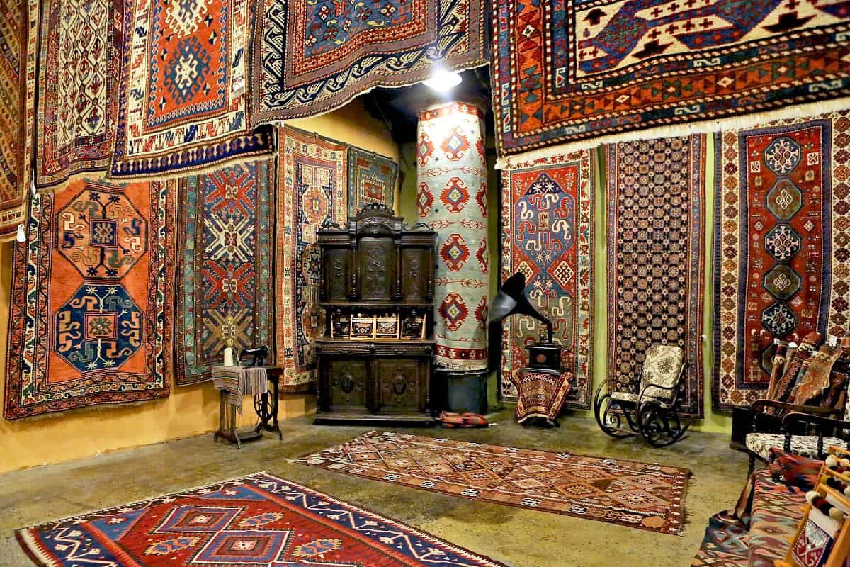 Մեգերյան Կարպետ գորգերի գործարան-թանգարան Երևանի թանգարանները. ո՞ր թանգարաններն արժե այցելել զբոսաշրջիկին: Մեգերյան Կարպետ գորգերի գործարան-թանգարան