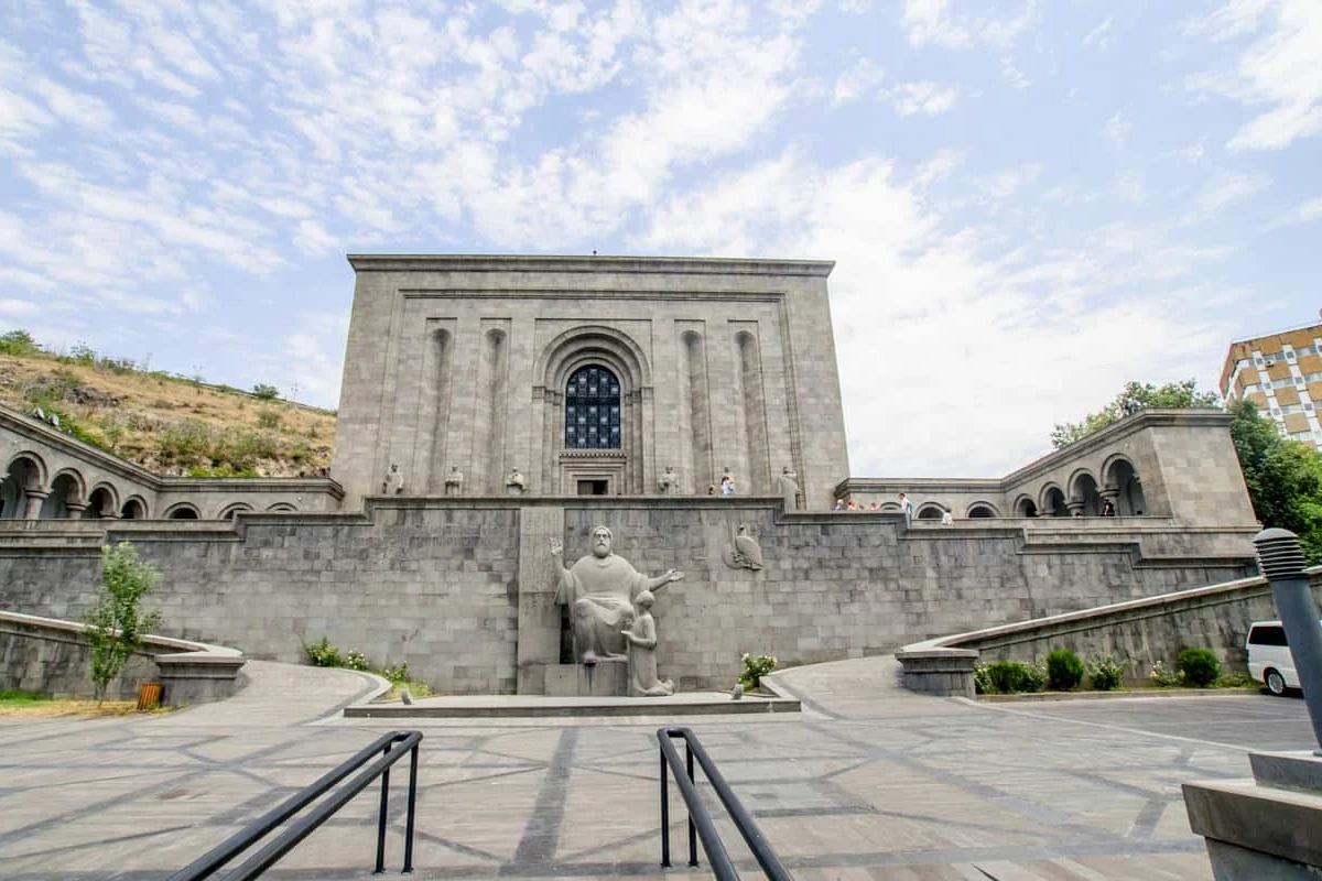 Maténadaran Les musées d'Erevan – quels musées valent la peine d'être visités par un touriste: Maténadaran