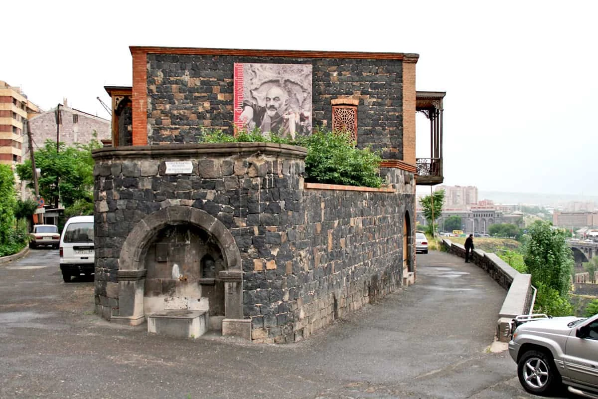 Musée Sergueï Paradjanov Les musées d'Erevan – quels musées valent la peine d'être visités par un touriste: Musée Sergueï Paradjanov