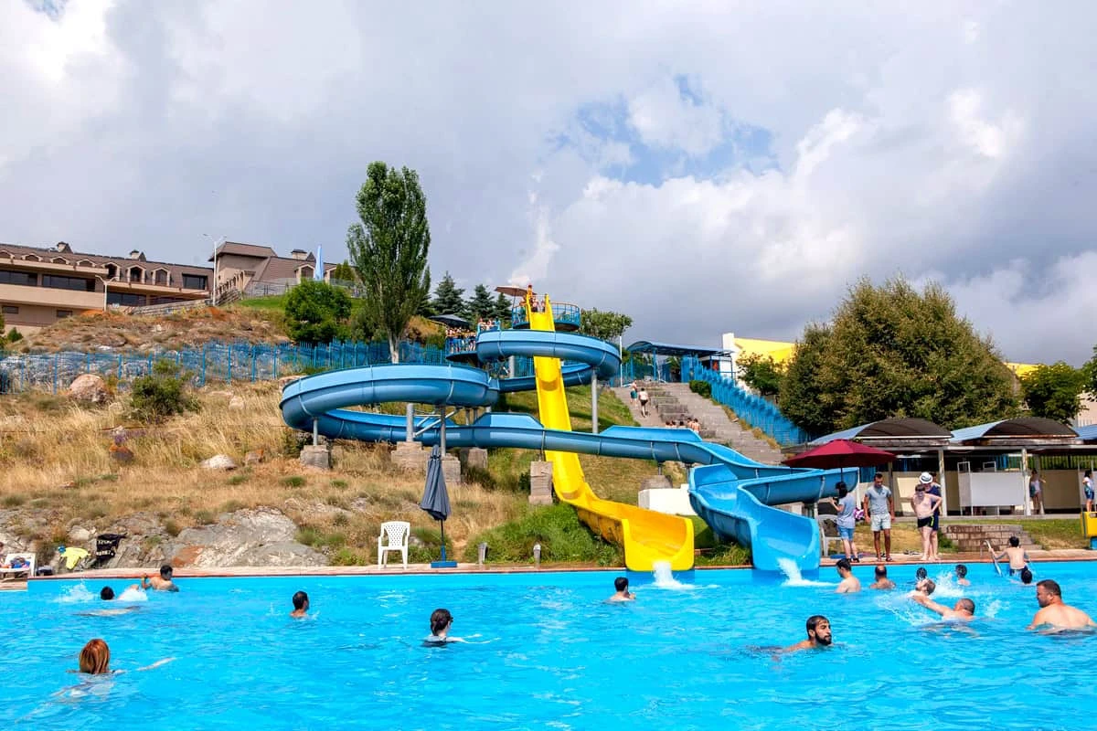 Travel to Armenia with kids – Vacation with a children: Attractions at Lake Sevan