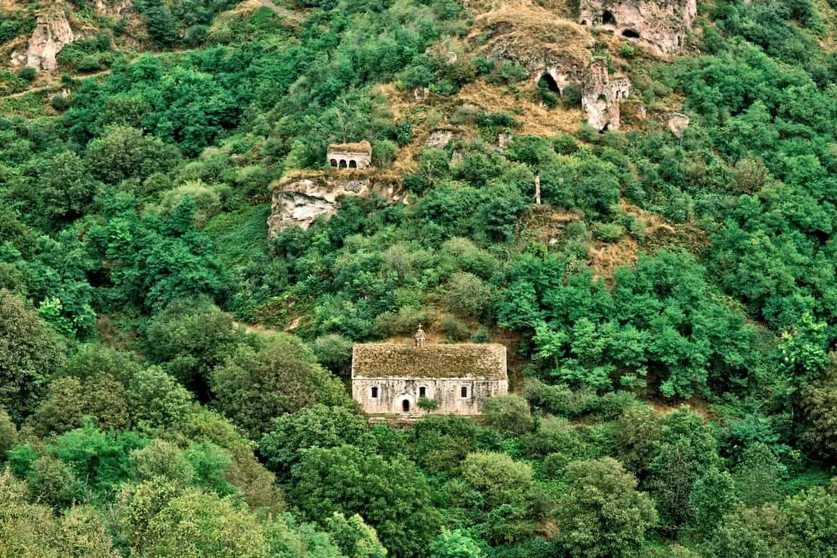 Chndsoresk Chndsoresk – die Höhlenstadt Armeniens: Chndsoresk